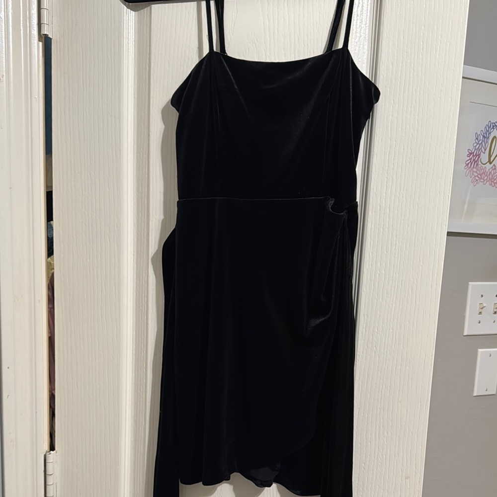 Gianni Bini Black velvet dress